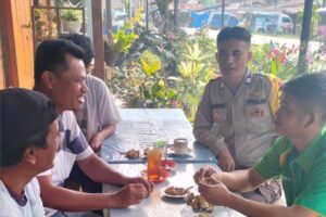 Bhabinkamtibmas Polsek Dolok Pardamean Sosialisasikan Bahaya Narkoba dan Judi Online, Jaga Kamtibmas Jelang Pilkada 2024