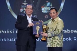 Kapolri Raih Tokoh Inklusif-Peduli Kelompok Rentan: Hak Rakyat Harus Diperhatikan