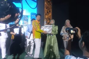 Malam Pinalis: Zahra Juara Pertama di RRI Nusantara III Banjarmasin