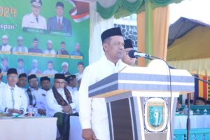 Peringati Hari Santri Pj Walikota Azhari S.Ag.Selaku Pembina Upacara. Forkopimda Serta Pimpinan Dayah Dengarkan Pidato Menag