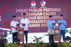 Dalam Debat Publik” Calon Bupati Simalungun Dan Wakil Bupati Simalungun RHS-AZI No.1 Unggul Tenang,Lawan No.2 Gugup Terbata-Bata