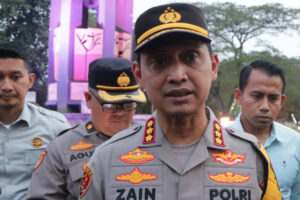 Dalam Debat Publik” Calon Bupati Simalungun Dan Wakil Bupati Simalungun RHS-AZI No.1 Unggul Tenang,Lawan No.2 Gugup Terbata-Bata