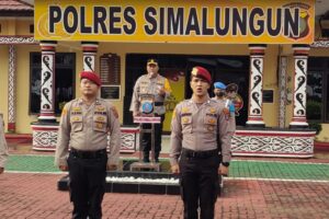 Polres Simalungun Gelar Upacara Bendera Bulanan: Perkuat Ketahanan Pangan, Pemberantasan Narkoba, dan Pilkada Damai
