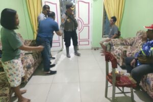 Kapolsek Tanah Jawa Respons Cepat Insiden Pelemparan di Rumah Kepala Desa Bosar Nauli Menjelang Pilkada