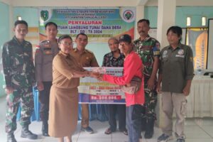 Penyaluran BLT Dana Desa Tahun 2024 di Desa Bange Di Hadiri Babinpotdirga Lanud Had.