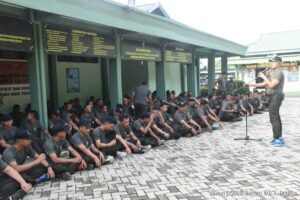 Dandim 1002/HST Ajak Anggota Jaga Semangat Positif