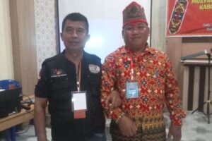 Pambakal Satra Desa Gunung Raya Memberikan Masukan di Musda DADK Tanah Bumbu