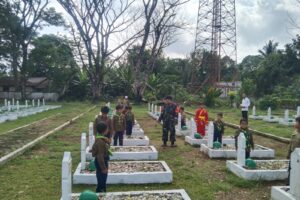 Babinsa Pimpin Expedisi Mengenang Jasa Pahlawan di Batu Benawa