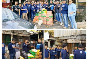 Ormas Per-maskot memberikan bantuan berupa sembako dan sedikit uang kepada korban kebakaran