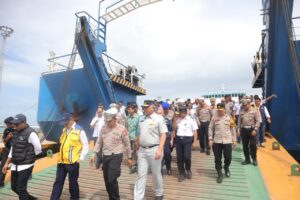 Polres Cilegon mengamankan Kunjungan Wakil Menteri Perhubungan dan Kakorlantas Polri ke Pelabuhan Merak