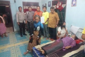Polsek Tanh Jawa Evakuasi Nenek 73 Tahun Ditemukan Meninggal di Rumahnya, Tidak Ada Tanda Kekerasan
