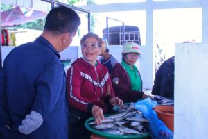 Bupati Radiapoh Tinjau Pasar Tiga Runggu Kecamatan Purba, Pedagang Ucapkan Terimakasih