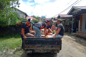 Kepedulian Pemuda Panitia Hari Kiamat(PHK) Terhadap Korban Bencana Banjir