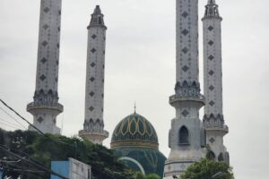 Gaduh Di Grup Whatsapp Masjid Agung Nurul Ikhlas Yang Ada Di Kota Industri Padam Lampunya, Selama Empat Hari Nunggak Listrik Rp 3,3Juta.. .