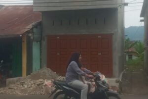 Bangunan Ruko Berdiri Tampa PBG di Tanah PT KAI Jalan Urip Sumodiharjo Rantauprapat.