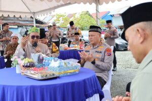 Kapolda Kalsel Serahkan Hewan Sapi dan Kerahkan 860 Personel Pengamanan Haul ke-5 Guru Zuhdi
