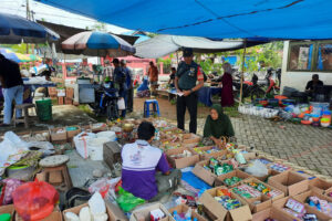 Jelang Lebaran, Babinsa Aktif Pantau Harga Sembako di Pasar Tradisional