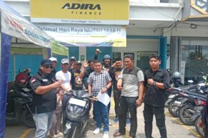 Ormas Jaringan Rakyat Cilegon (JARGON)Mengerudug Kantor Lesing Adira Fenace Cilegon Motor Masyarakat Di Rampas Mata Elang Pada H+3 Raya Lebaran