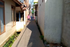 Aksi Tawuran Yang Menimbulkan Kerusakan Pada Rumah Warga