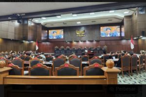 Denny Indrayana Walkout dari Sidang Gugatan Hasil PSU Pilkada Banjarbaru di MK