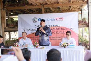 Demi Menguatkan Ketahanan Pangan Lokal, Bupati Pelajari Tehnis Penanaman Bawang Merah Di Bali.