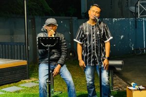 HNY Group Gelar Lomba Karaokean, Warga RT 04 Antusias
