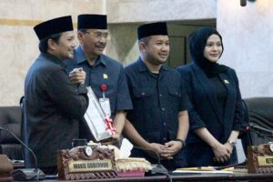 Wagub Kalsel Rapat Paripurna DPRD, Sampaikan Penjelasan Atas 3 Raperda