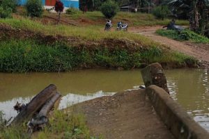 Dua Tahun Jembatan Putus, Pemkab Sambas Jangan Tutup Mata