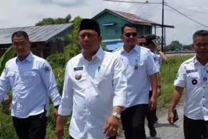 Bupati Batola Bantu Rp 100 Juta Untuk Percepatan Pembangunan Masjid Ar-Rahman di Desa Murung Raya