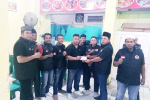 PAC Gandus Forum Cakar Sriwijaya Indonesia saling memberi antar pengurus untuk korban banjir bandang sibolga