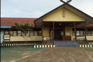 Kepala Kantor Pos Sampit Tutup Pendistribusian BLTS Di Kuala Kuayan, Camat Edison Ambil Alih Demi Masyarakatnya