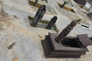 Kerabat dan Masyarakat Gunung Tabur Pertanyakan Anggaran Pemugaran Makam Sultan, Pekerjaan Tampak Kumuh