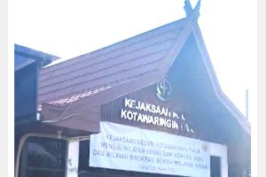 Polsek Mentaya Hulu Menahan Orang Tanpa Surat Panangkapan Dan Pemberitahuan Keluarga