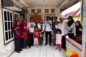 Hj. Sabia Afriana dari Fraksi NasDem Tinjau Warga dan Anak-Anak Terdampak Penyakit Cacingan di Palembang