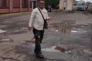 Jalan Taman Purbakala Sriwijaya (TPKS) Kembali Berlubang Di Karenakan Adanya Genangan Air