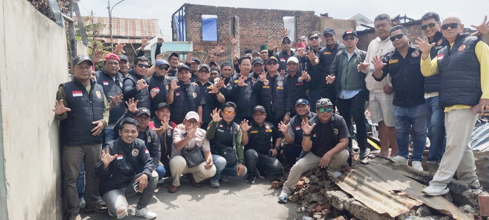 Organisasi Forum Cakar Sriwijaya Sumsel Beri Bantuan Berupa Sembako kepada Korban Kebakaran