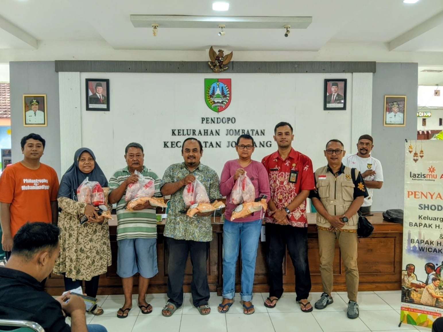 Keluarga Besar H Warsubi dan H. Agung Wicaksono Wujudkan Kepedulian Sosial Terhadap Warga