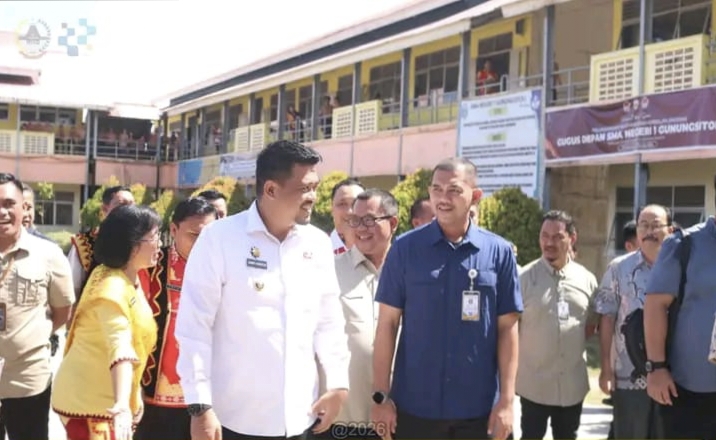 Pastikan Mutu Pendidikan dan Pelaksanaan Program MBG, Gubernur Sumatera Utara Kunjungi SMA Negeri 1