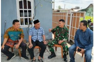 Babinsa Lebung Gajah Koramil 418-08/Sako Pererat Silaturahmi Lewat Komsos, Tekankan Keamanan Lingkungan