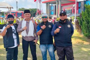 Kapolda Sumsel Mengajak Forum Cakar Sriwijaya Untuk Membagikan Takjil Kepada Masyarakat