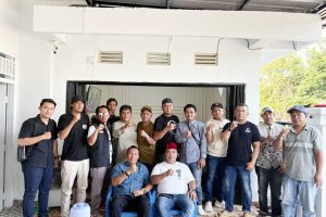 Erlan Rosadi Mengadakan Acara Open House Dirumahnya Dan Mengajak Anggota Forum Cakar Sriwijaya Untuk Merayakannya