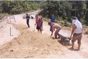 Jalan Penghubung Tiga Kampung di Sambaliung Longsor, Warga Keluhkan Lambatnya Penanganan Pemerintah
