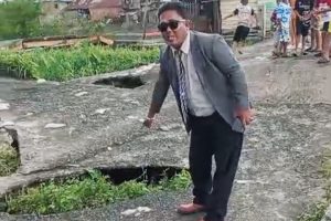 Jalan Rusak di Lorong Terusan 5 Ulu Palembang Warga Desak Pemerintah Bertindak