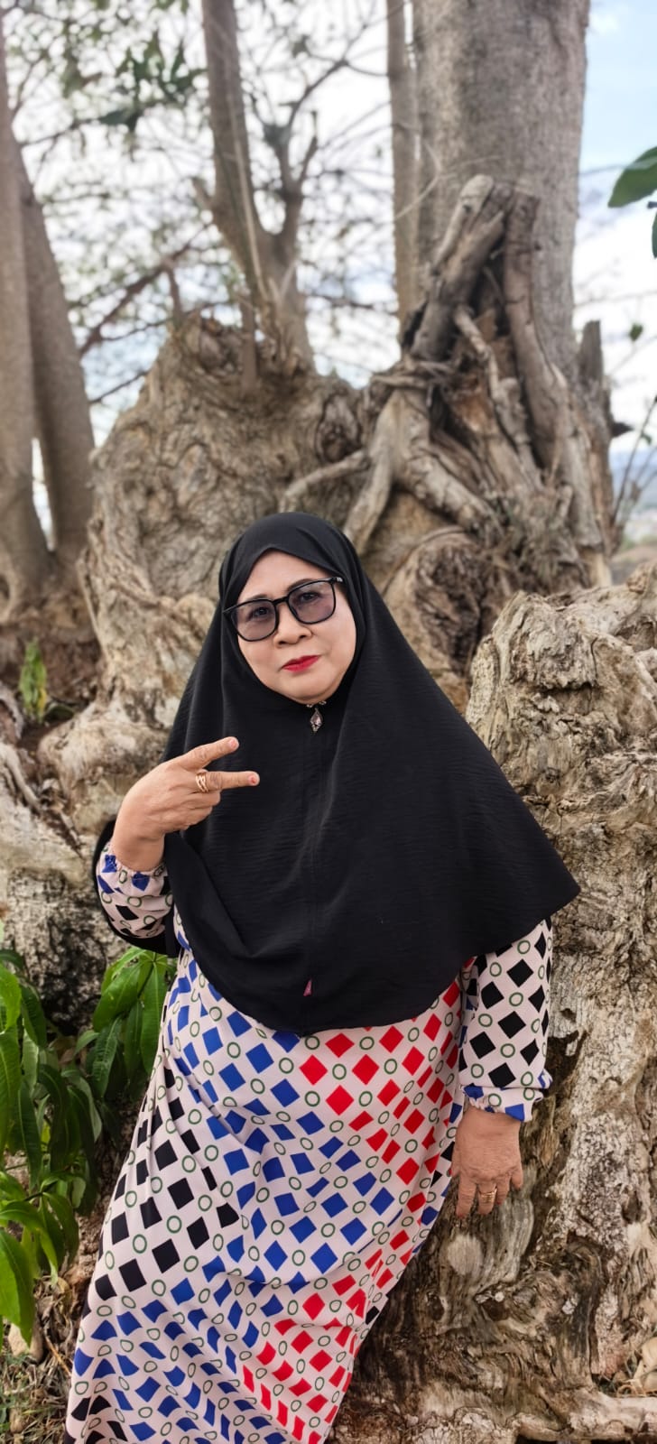 KESENIAN TRADISI DALAM TARIKAN MODERNITAS Opini: Mas’amah Mufti