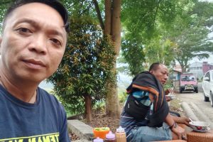 Wakaperwil Kompas Pemburu Keadilan Sarapan Bareng Sopir Angkot, Soroti Langka Pertalite Hingga Oknum Penimbun Pakai Barcode Ganda