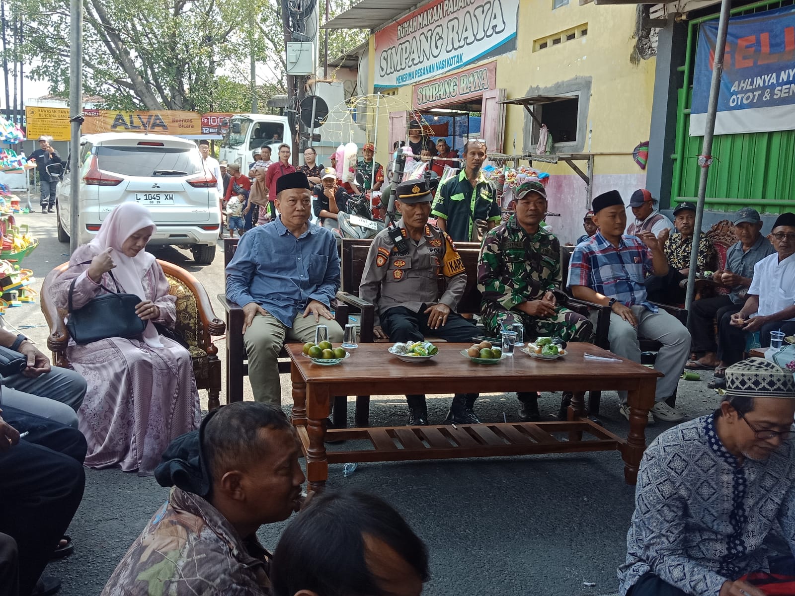 Pawai Sedekah Dusun Mojokrapak,Kecamatan Tembelang Berlangsung Semarak, Ribuan Warga Tumpah Ruah merayakannya