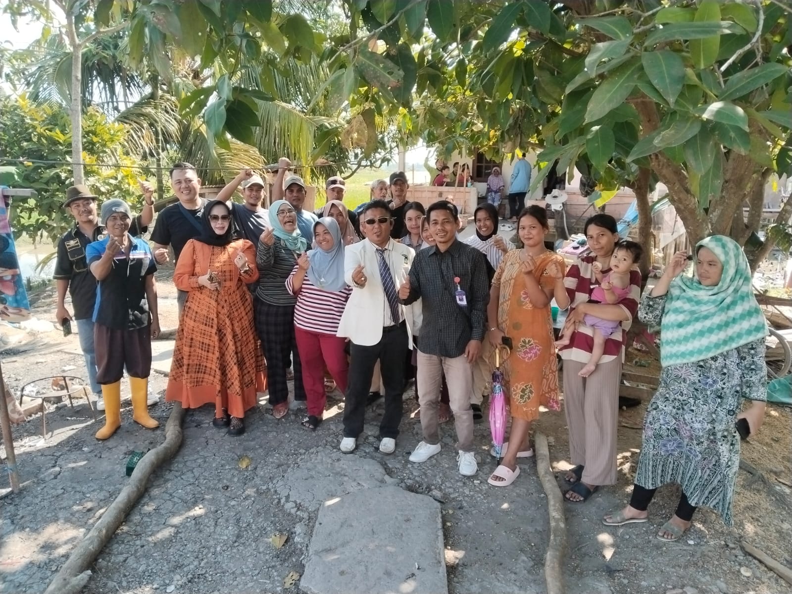 Warga Sungai Jok Kecamatan Kertapati Keluhkan Jalan Jerambah Kayu Rusak Jadi Sorotan