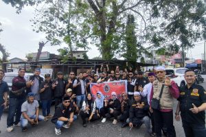 Ketua DPC Kota Palembang Edy Medan Bersama Jajarannya Berbagi Makanan, di Jum’at Berkah, Warga Sambut Dengan Antusias