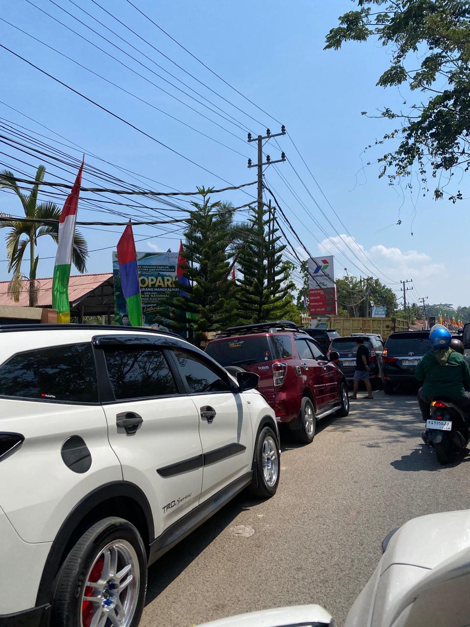 Jalan Macet Akibat Antrean BBM, Warga Berau Desak Pengawasan Ketat