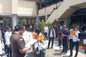 Rekontruksi 41 adegan pembunuhan sonda selesai, keluarga korban amuk dipolres toraja utara